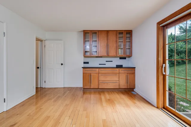 $469,000 | 4000 Huntington Boulevard, Hoffman Estates, IL 60192