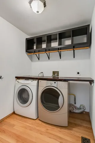 $469,000 | 4000 Huntington Boulevard, Hoffman Estates, IL 60192