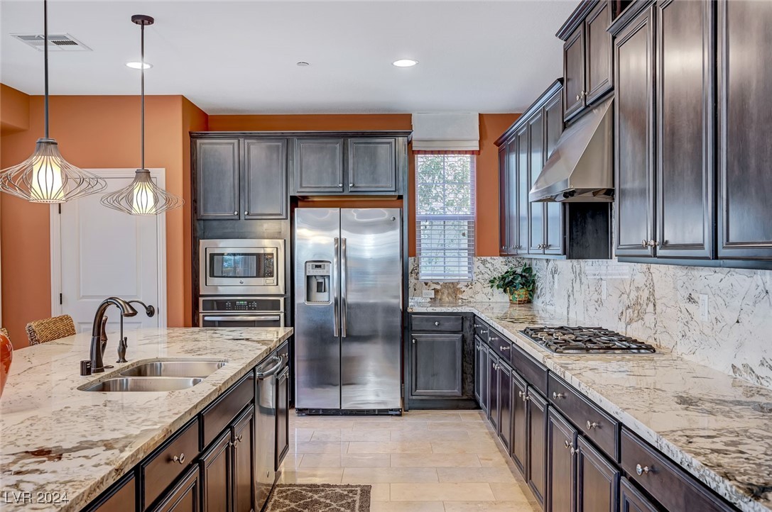 2174 Trivero Street Henderson, NV 89044 - Photo 2 of 63 Kitchen