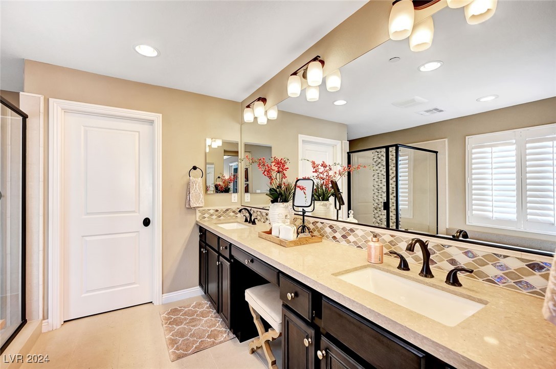 2174 Trivero Street Henderson, NV 89044 - Photo 51 of 63 Bathroom