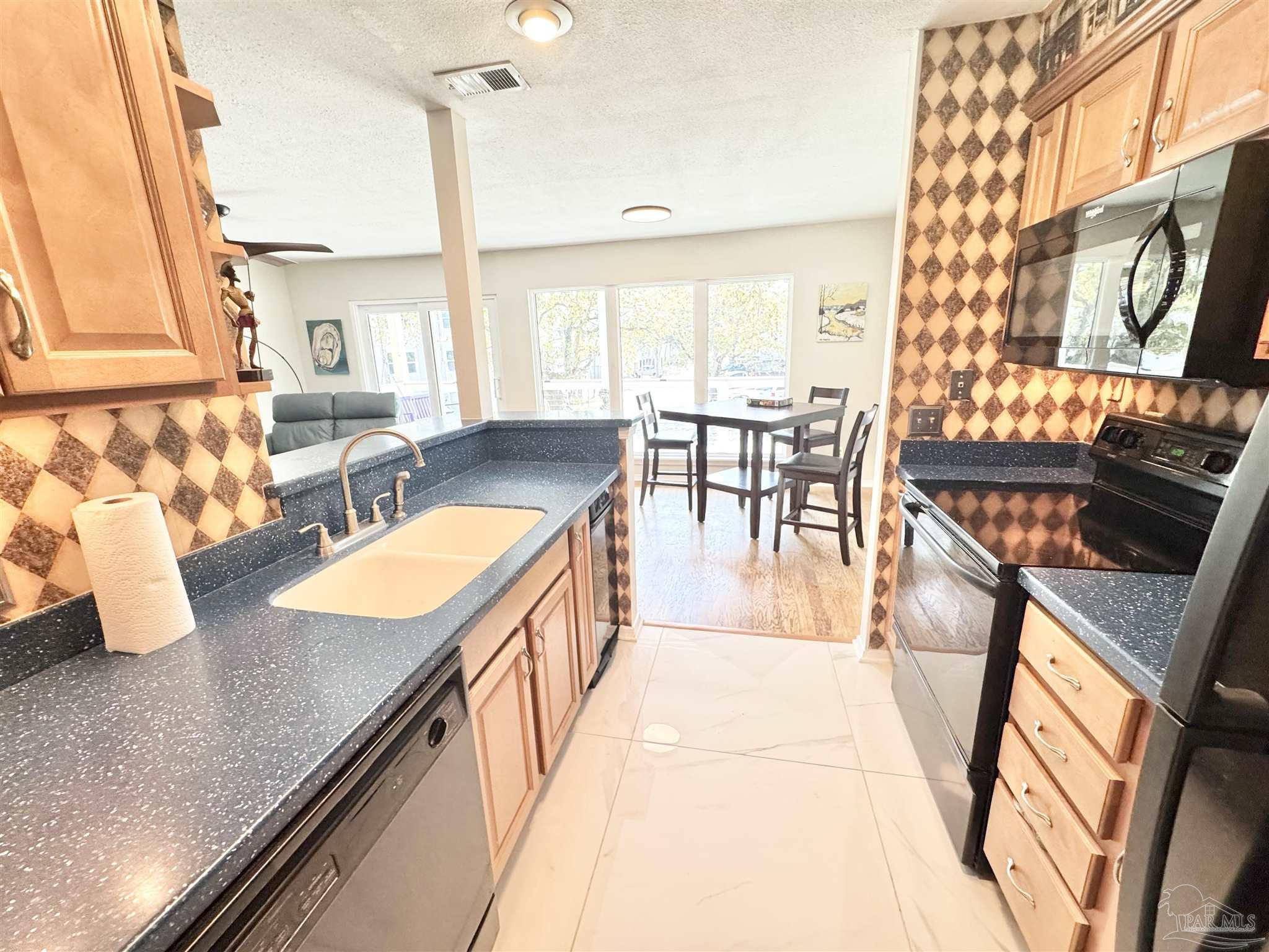 200 Pensacola Beach Road, Unit J2 Gulf Breeze, FL 32561 - Photo 27 of 40