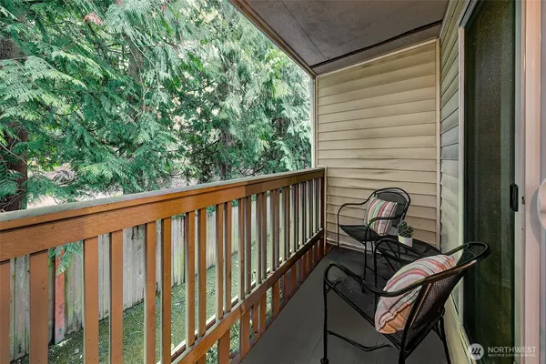 $285,000 | 1009 112th Street Southeast, Unit B203, Everett, WA 98208