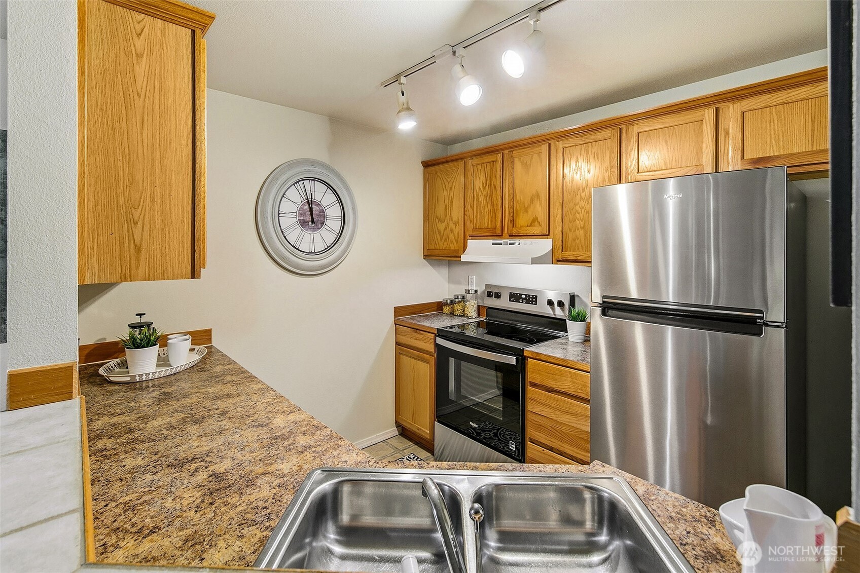 1009 112th Street Southeast, Unit B203 Everett, WA 98208 - Photo 4 of 19