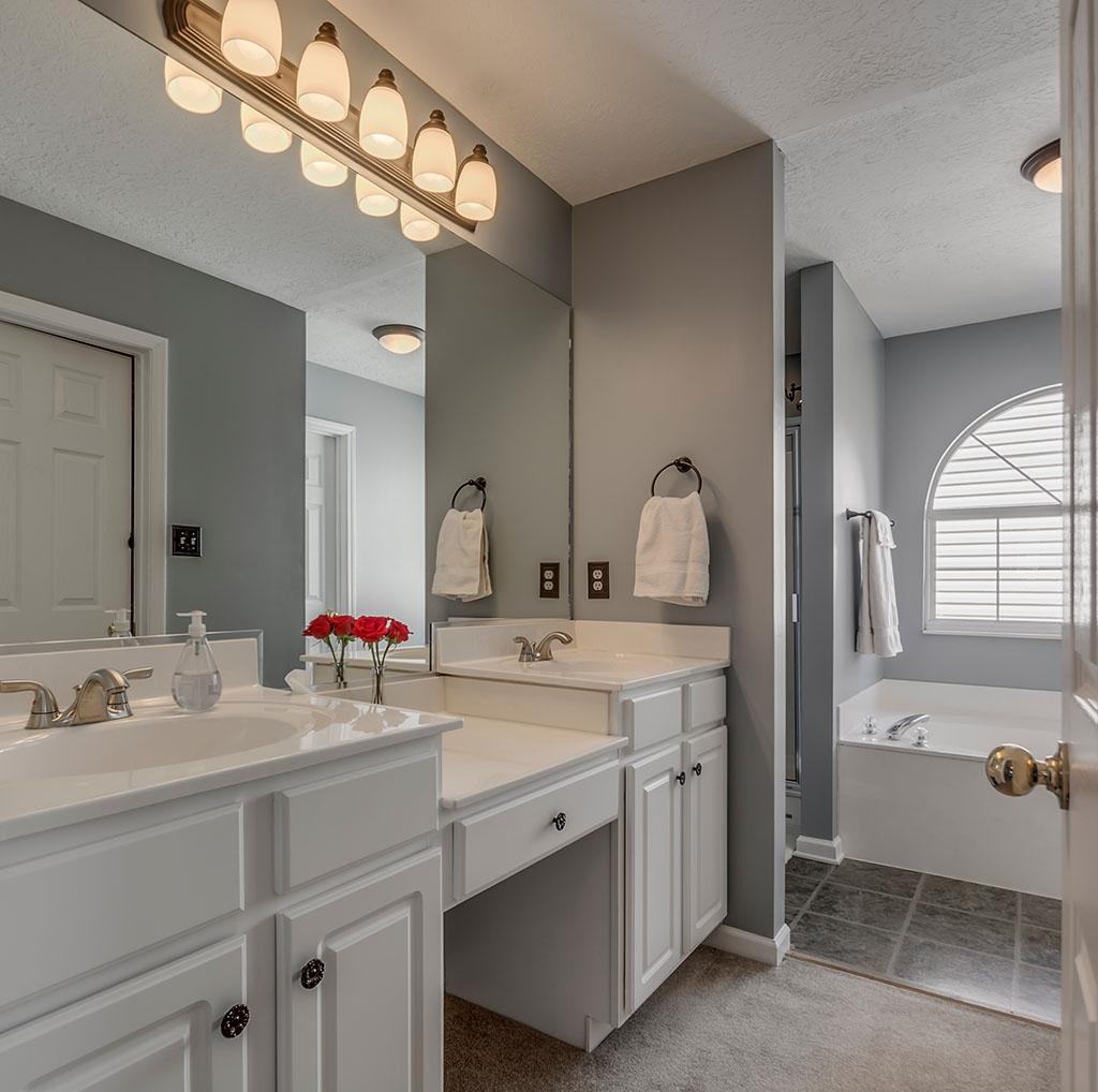 728 Station View Road Knoxville, TN 37919 - Photo 12 of 19 Master Bath