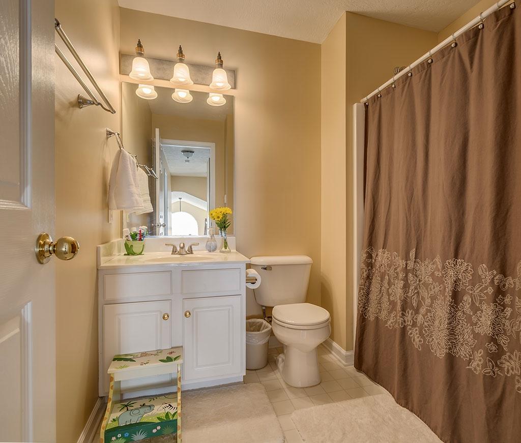728 Station View Road Knoxville, TN 37919 - Photo 15 of 19 2nd Bath