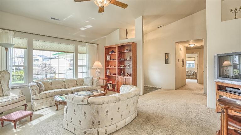 925 Ridgeview Drive Eagle Point, OR 97524 - Photo 11 of 35 Additional Photo