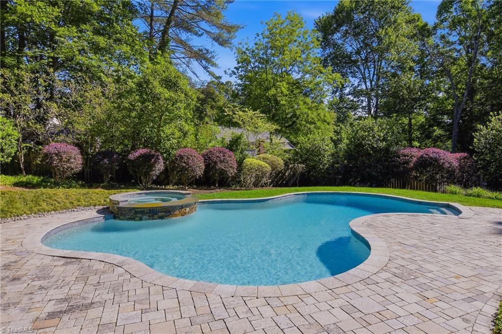 3105 St Regis Road Greensboro, NC 27408 - Photo 28 of 38