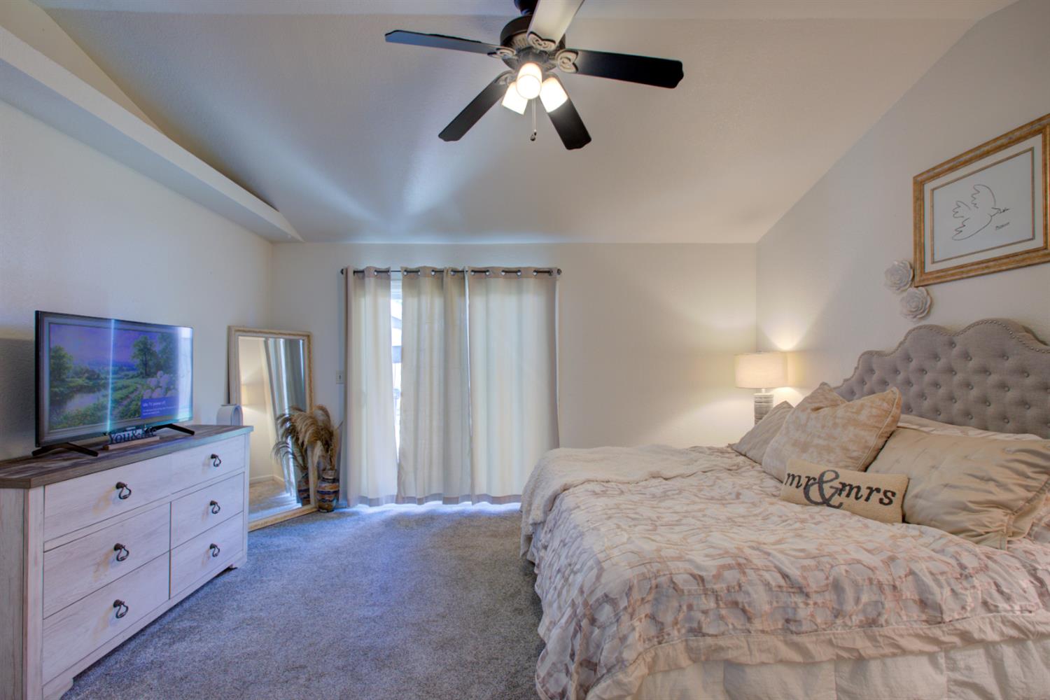 3816 Blaker Road Ceres, CA 95307 - Photo 29 of 40 Master bedroom