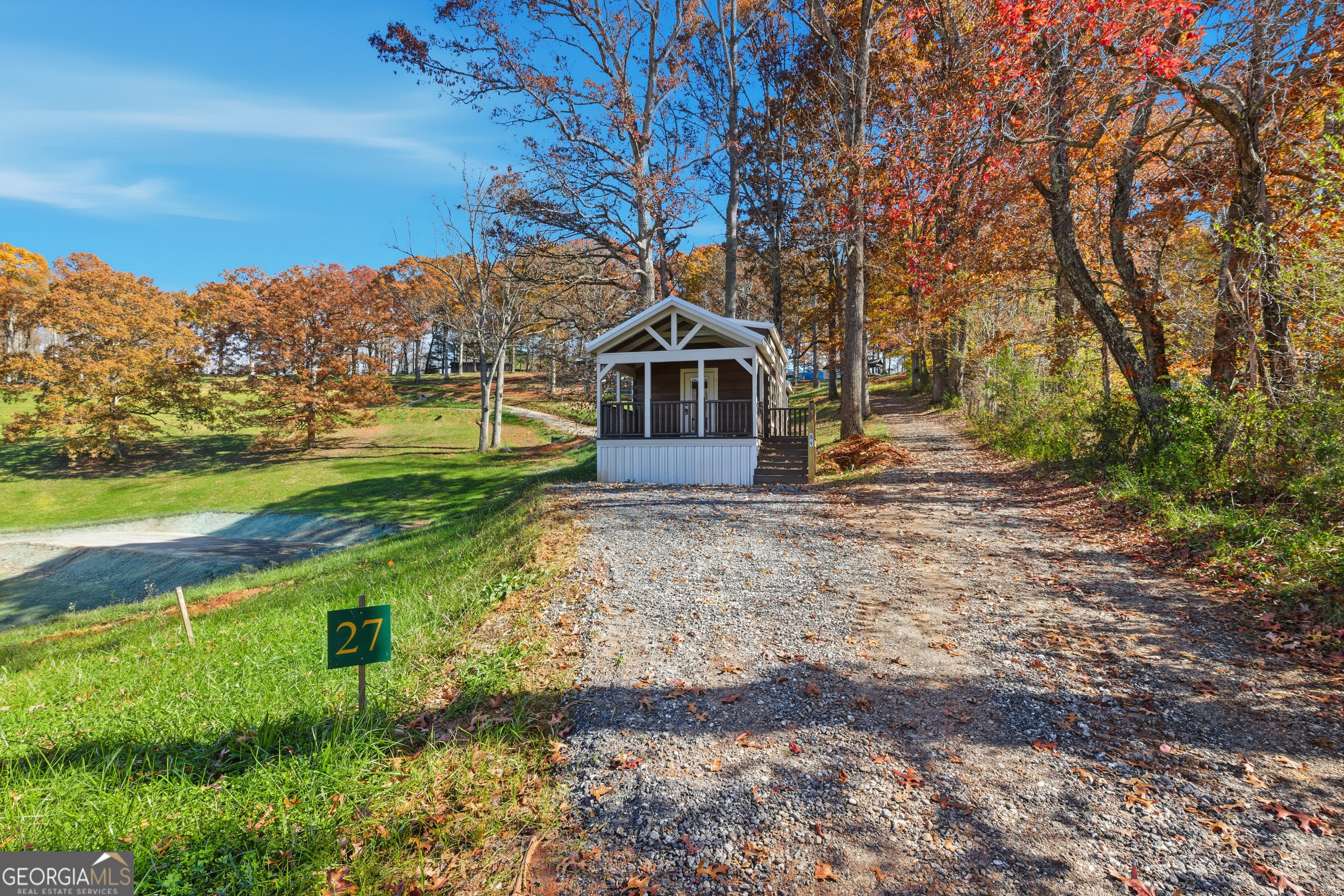 527 Saunders Road Franklin, NC 28734 - Photo 4 of 20