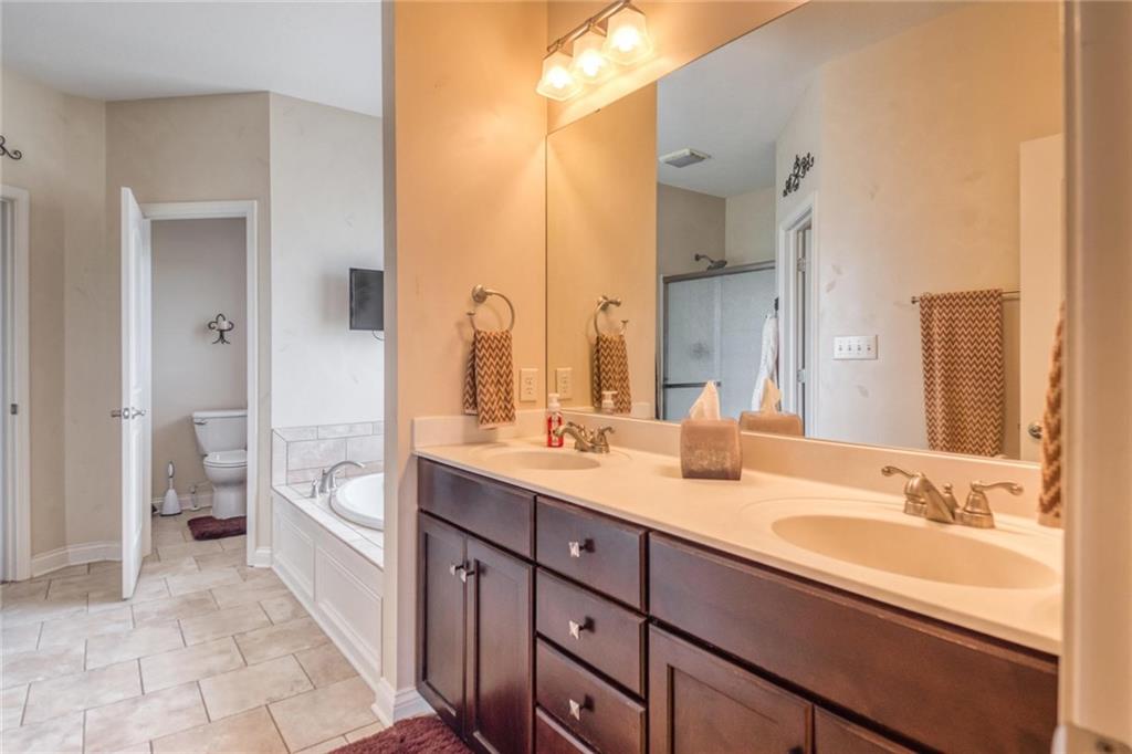 9010 South Mitthoeffer Road Indianapolis, IN 46259 - Photo 12 of 40 Gallery Image 12