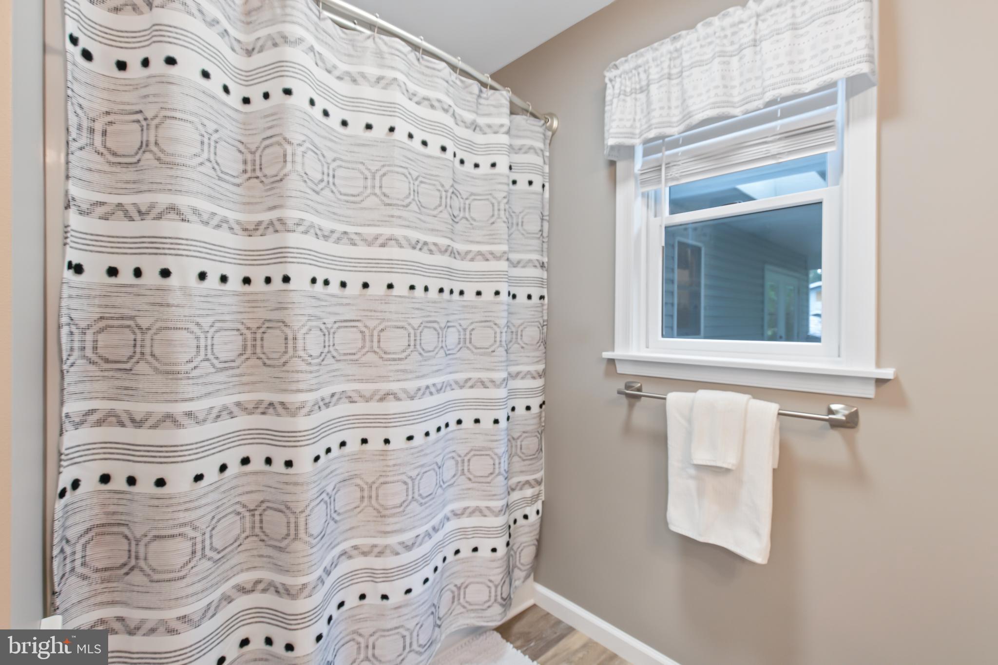4 Stoudt Road Hummelstown, PA 17036 - Photo 19 of 40 Primary Bathroom