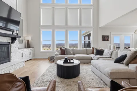 $1,295,000 | 7033 Fiddlers Glen Drive, Arrington, TN 37014