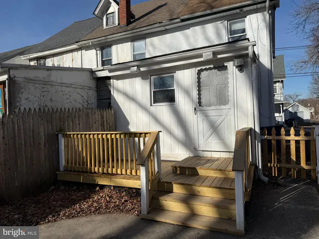 $2,650 | 58 East Monroe Street, Mount Holly, NJ 08060