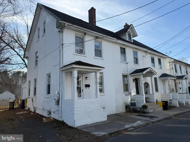 $2,650 | 58 East Monroe Street, Mount Holly, NJ 08060