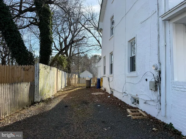 $2,650 | 58 East Monroe Street, Mount Holly, NJ 08060