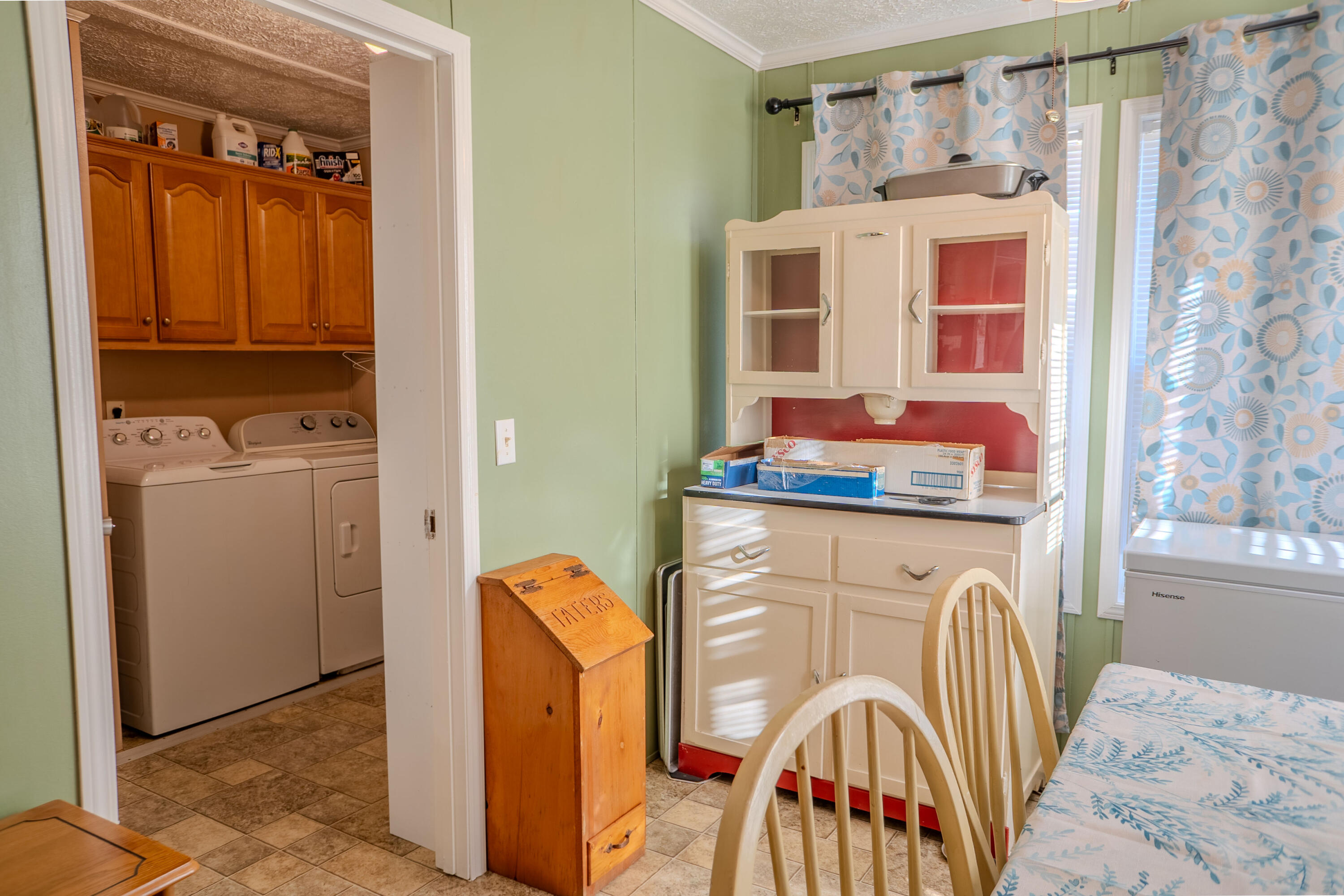 185 Treadway Road Beattyville, KY 41311 - Photo 18 of 51 185TreadwayRd-27