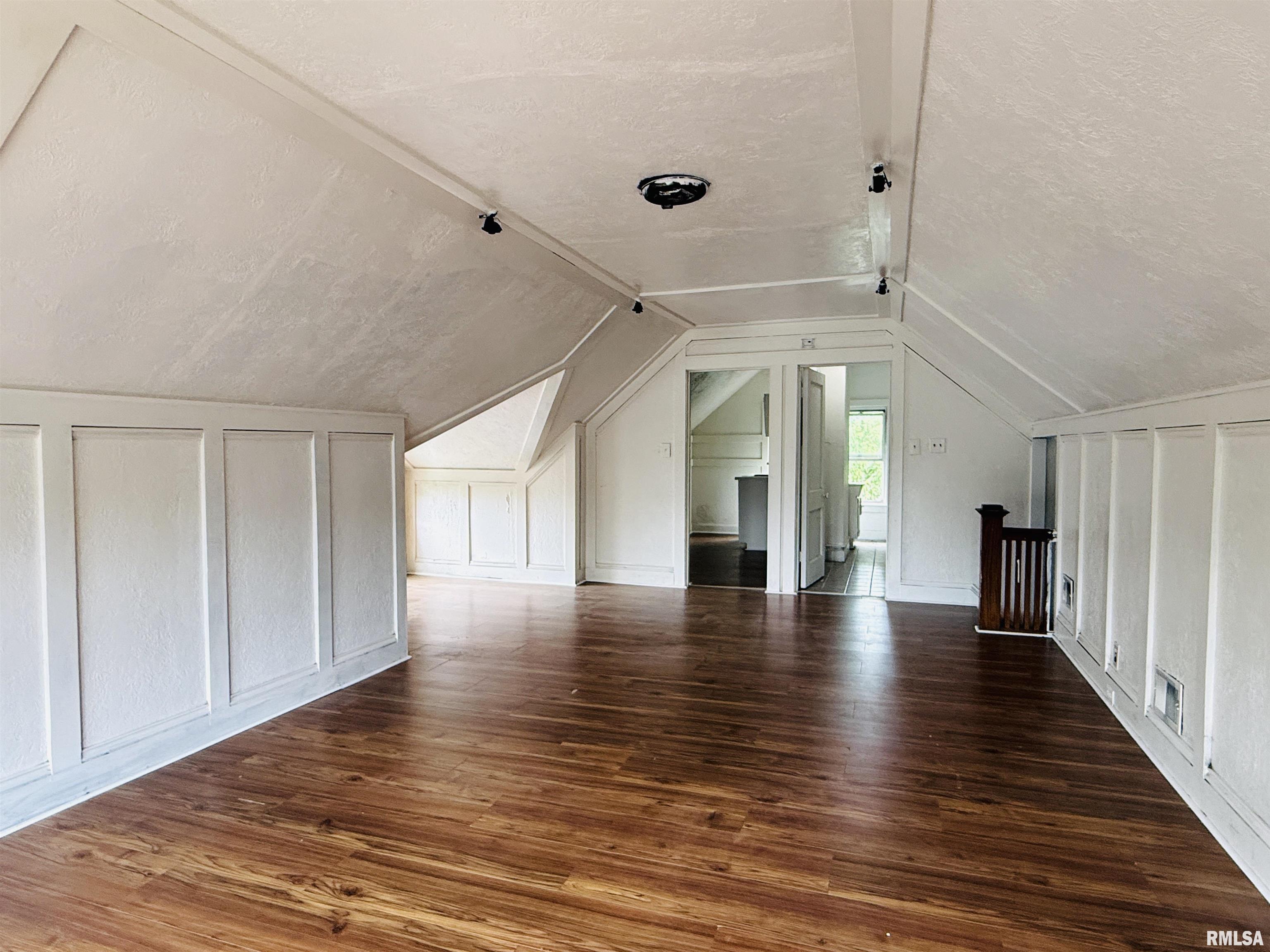 2141 North Prospect Road Peoria, IL 61603 - Photo 36 of 42