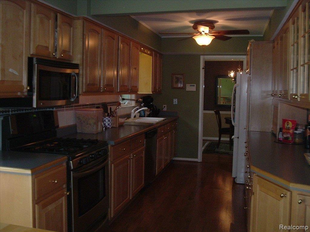 4112 Amherst Road Royal Oak, MI 48073 - Photo 8 of 18 Gorgeous Kitchen