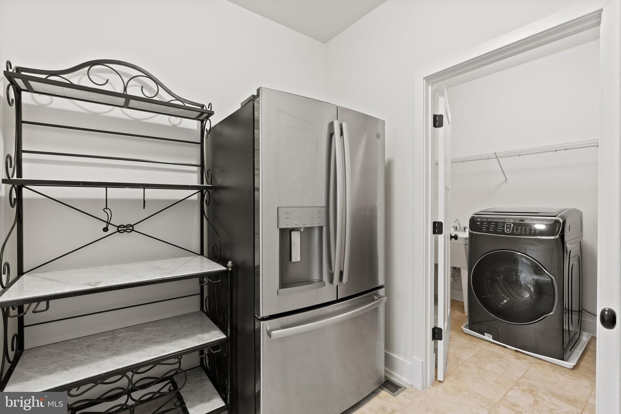 9171 Keyser Road Nokesville, VA 20181 - Photo 13 of 47 Mudroom + Laundry