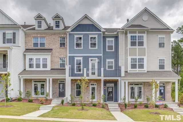 $2,600 | 1326 Barn Cat Way, Unit 231, Apex, NC 27502