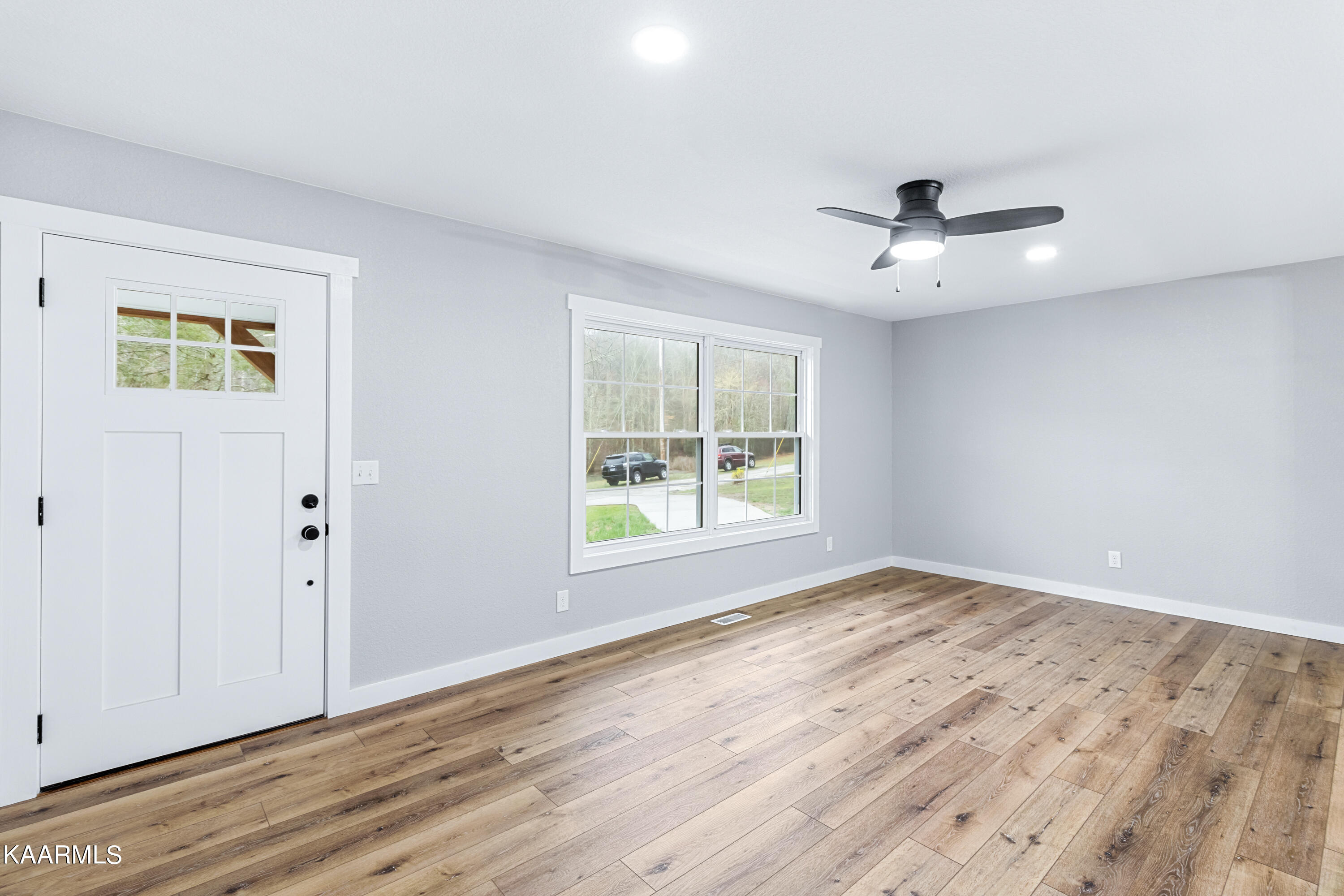 136 Freels Lane Lancing, TN 37770 - Photo 5 of 28 136 Freels Ln-5