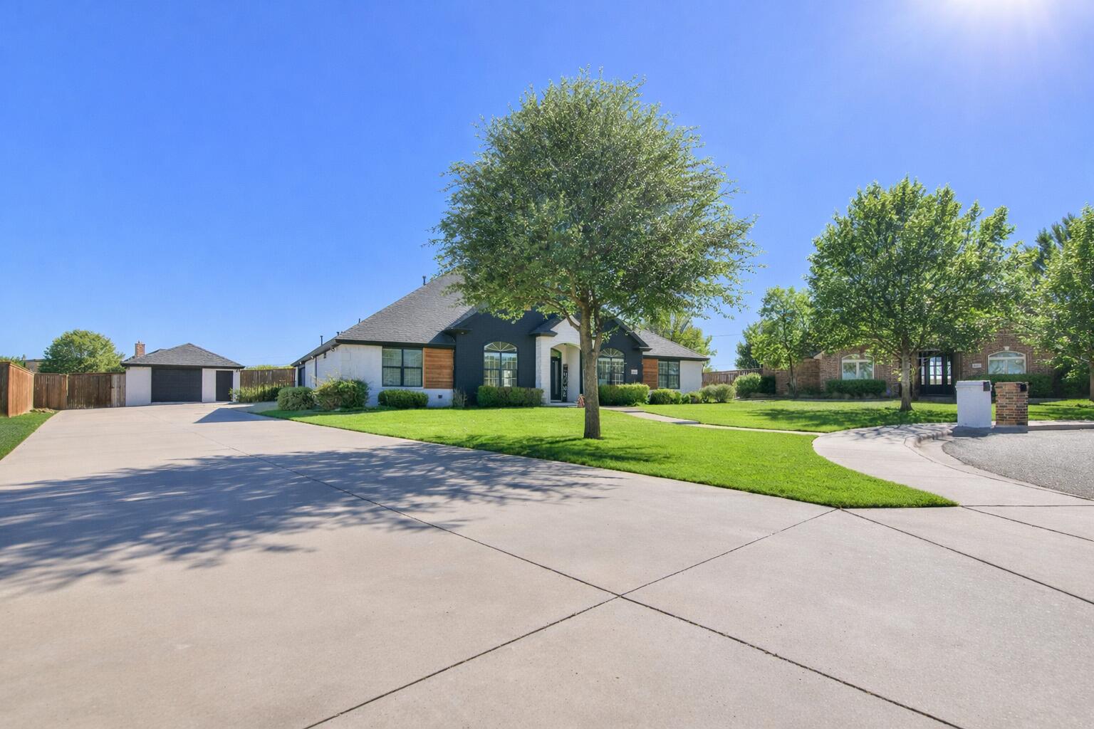 6205 113th Street Lubbock, TX 79424 - Photo 3 of 34 IMG_0462