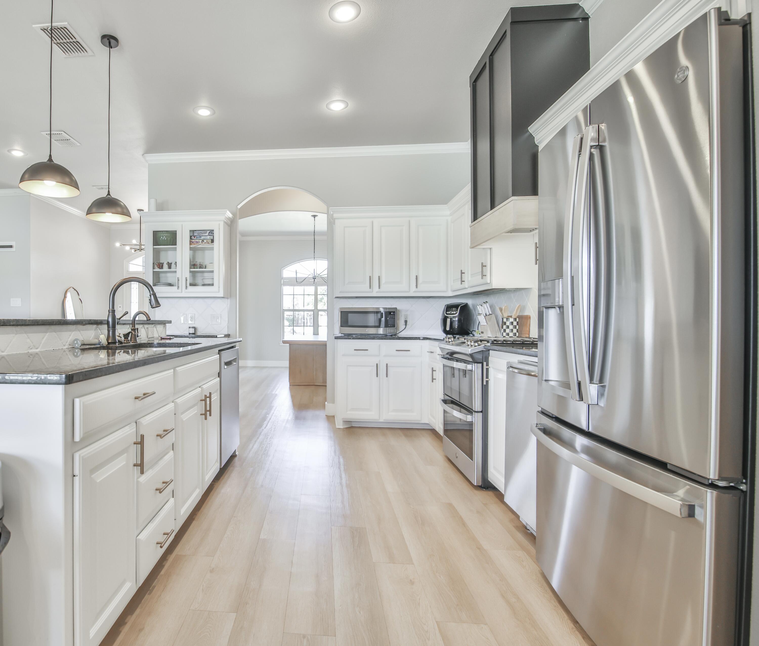 6205 113th Street Lubbock, TX 79424 - Photo 9 of 34 IMG_0401