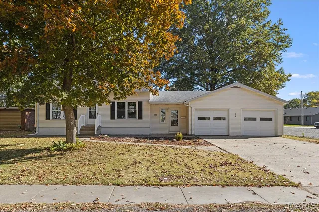 $179,900 | 626 North Franklin Street, Staunton, IL 62088