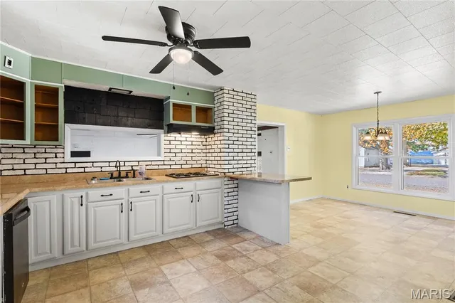 $179,900 | 626 North Franklin Street, Staunton, IL 62088