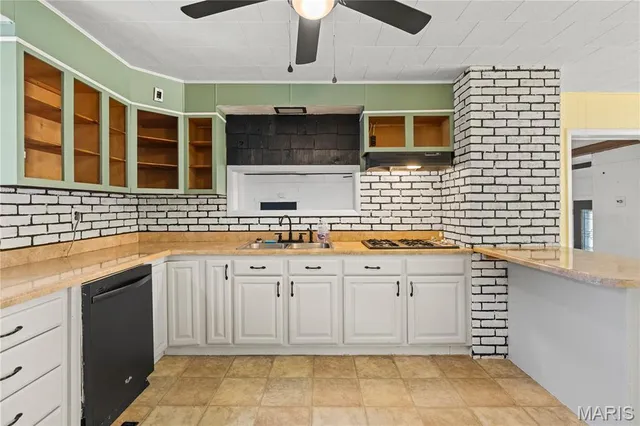 $179,900 | 626 North Franklin Street, Staunton, IL 62088