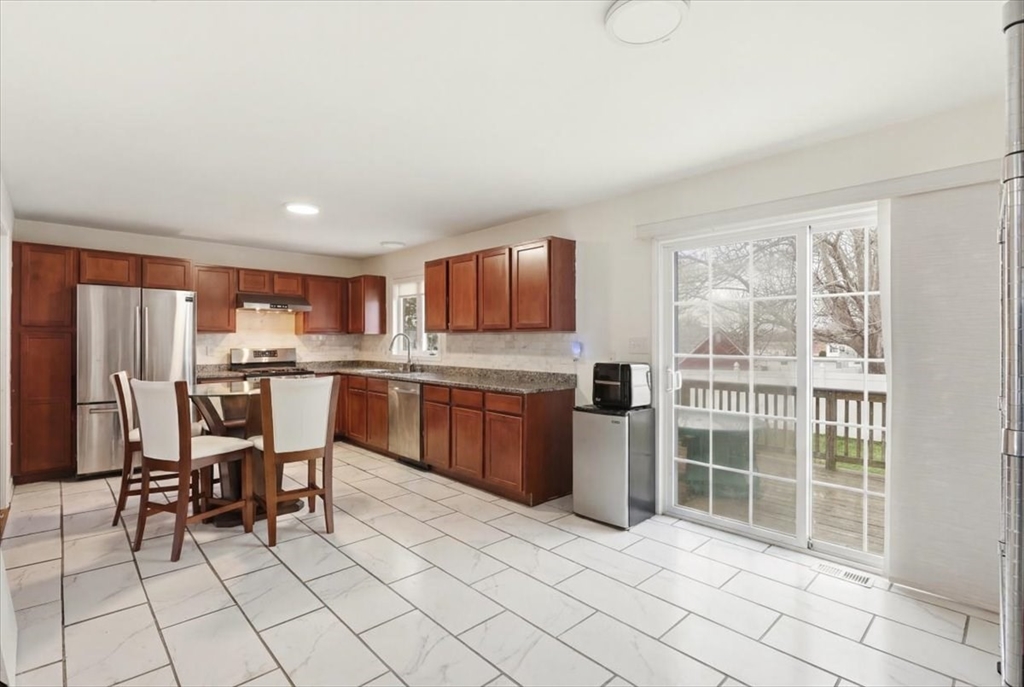 238 Sterling Street Fall River, MA 02721 - Photo 5 of 18