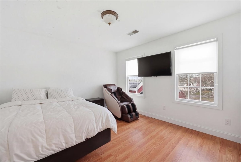 238 Sterling Street Fall River, MA 02721 - Photo 10 of 18