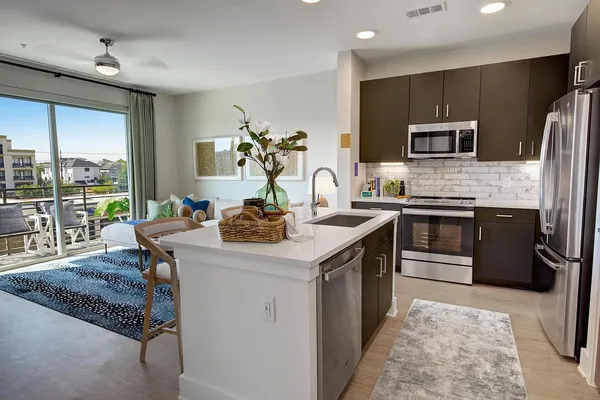 $1,555 | 6400 Washington Avenue, Unit 334, Houston, TX 77007