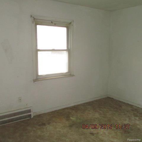 27043 Kitch Street Inkster, MI 48141 - Photo 3 of 5 IMG_0903.jpg