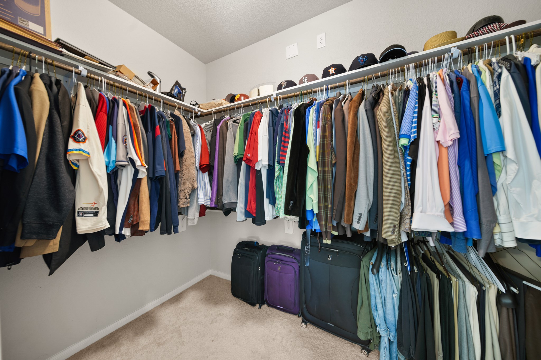 8802 Mallow Rose Way Rosharon, TX 77583 - Photo 17 of 29 Very spacious master walk-in closet.