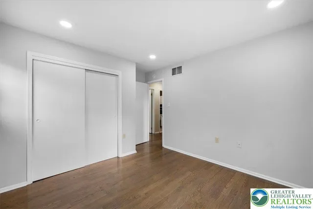 a view of empty room