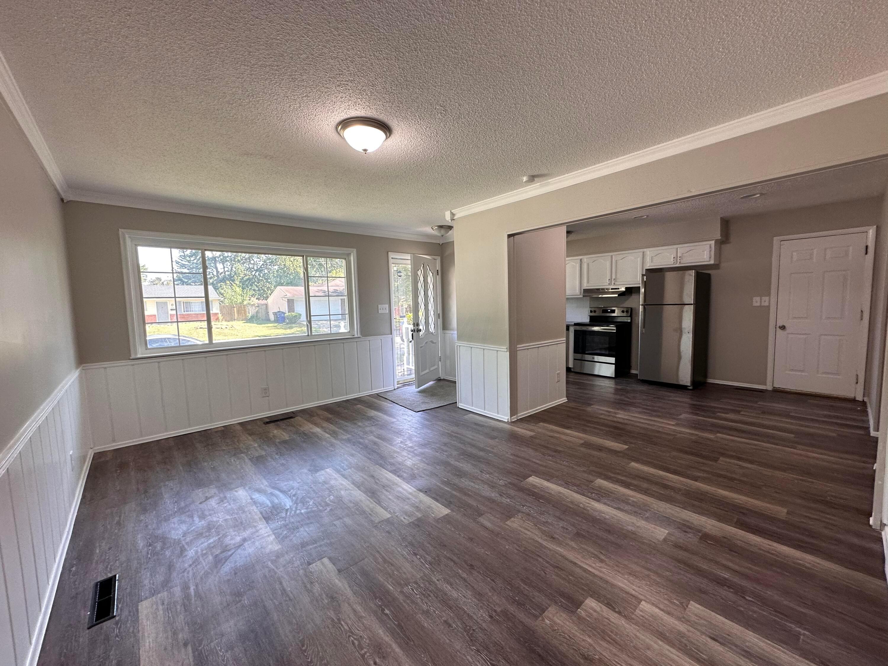 2603 Maybury Road Columbus, OH 43232 - Photo 5 of 25 4967D27C-85FF-48B6-B3CF-25CEEDDA95FE