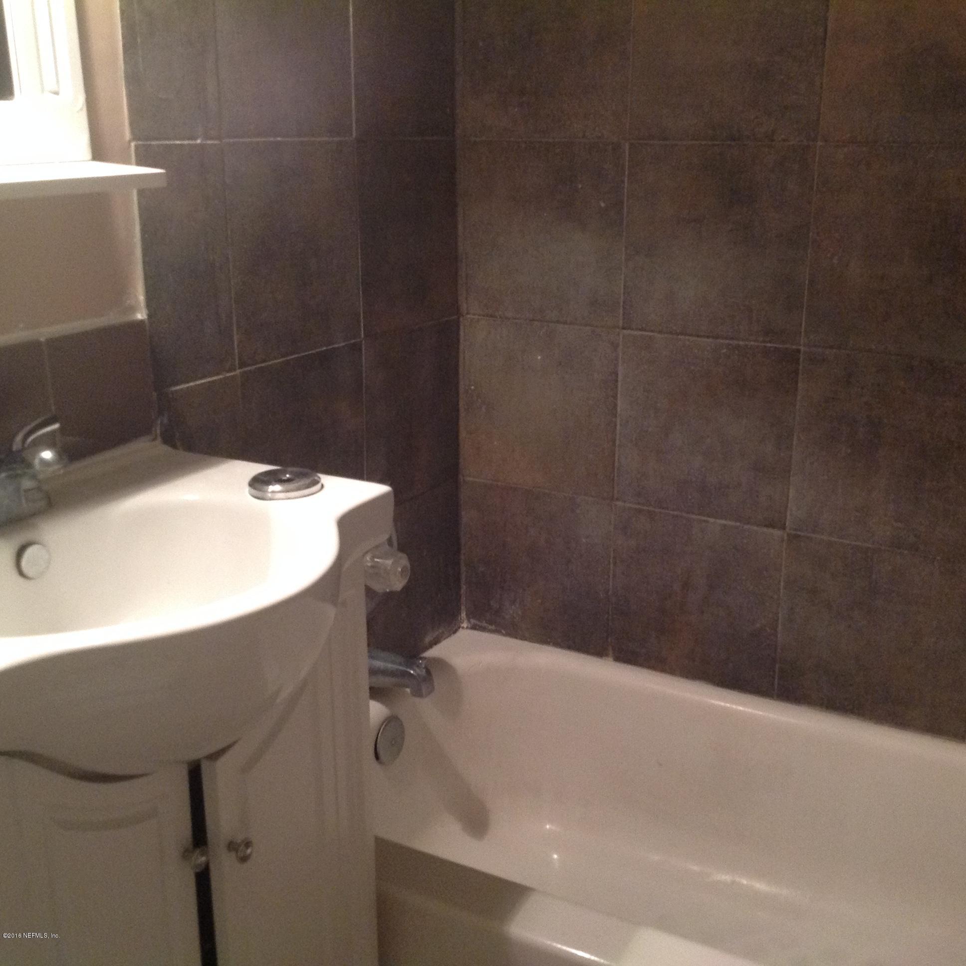 3847 Spring Park Road Jacksonville, FL 32207 - Photo 22 of 24 IMG_4635