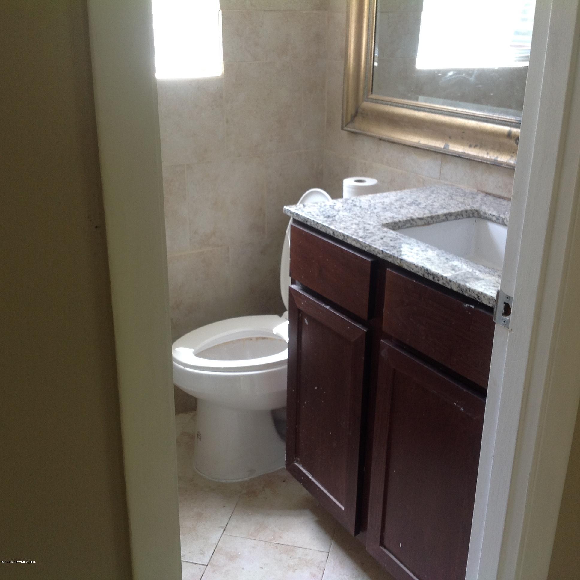 3847 Spring Park Road Jacksonville, FL 32207 - Photo 4 of 24 IMG_4620