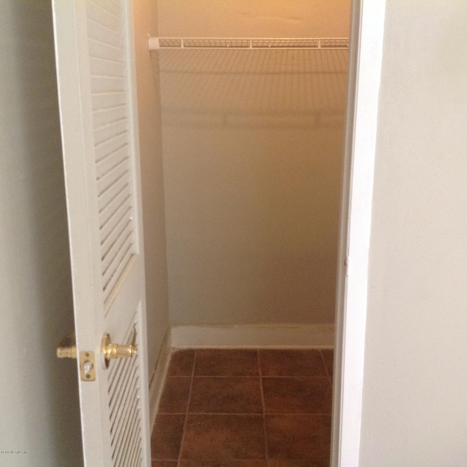 3847 Spring Park Road Jacksonville, FL 32207 - Photo 7 of 24 IMG_4623