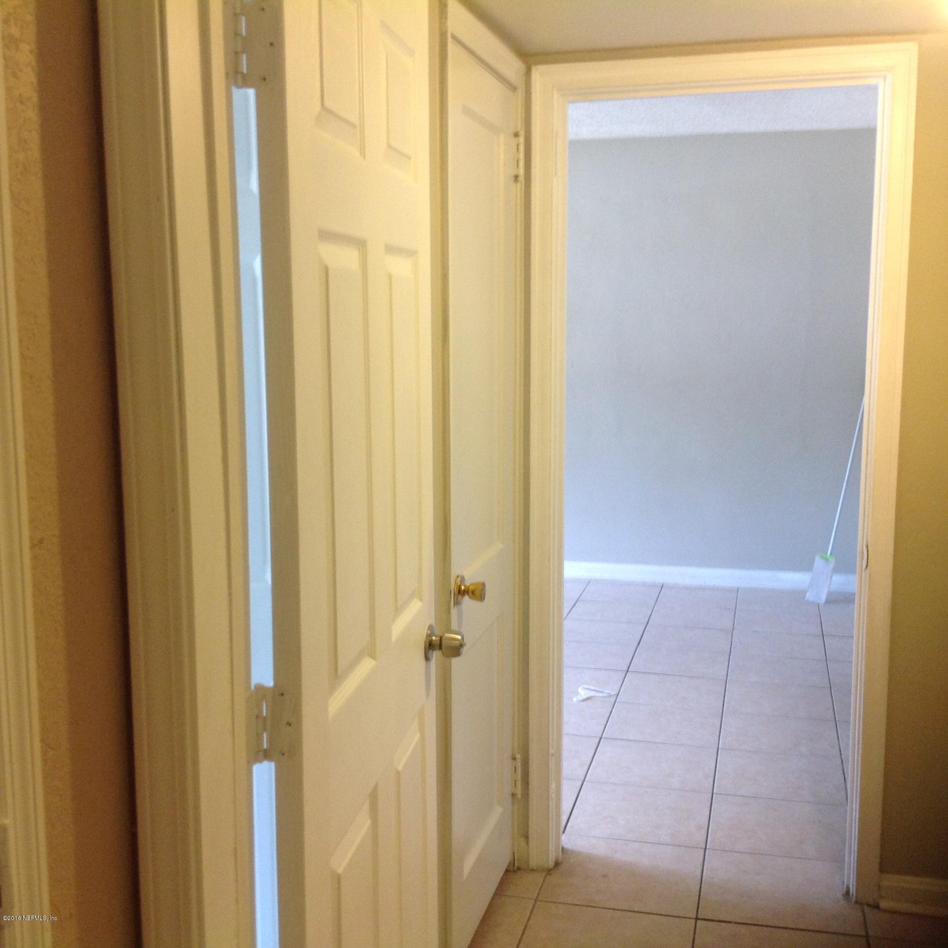 3847 Spring Park Road Jacksonville, FL 32207 - Photo 9 of 24 IMG_4625