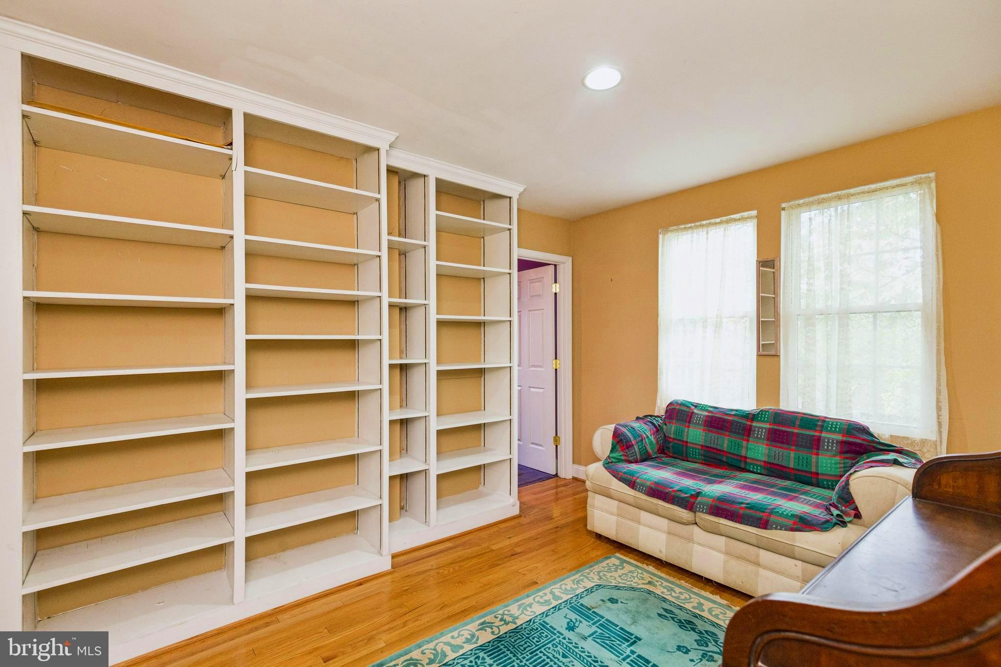 208 Chestnut Street Middleburg, VA 20117 - Photo 15 of 23 a living room with furniture and a window