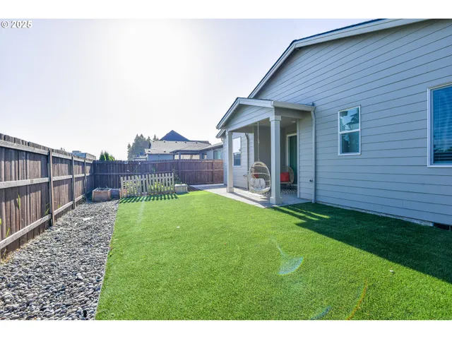 a view of outdoor space yard and front view of a house