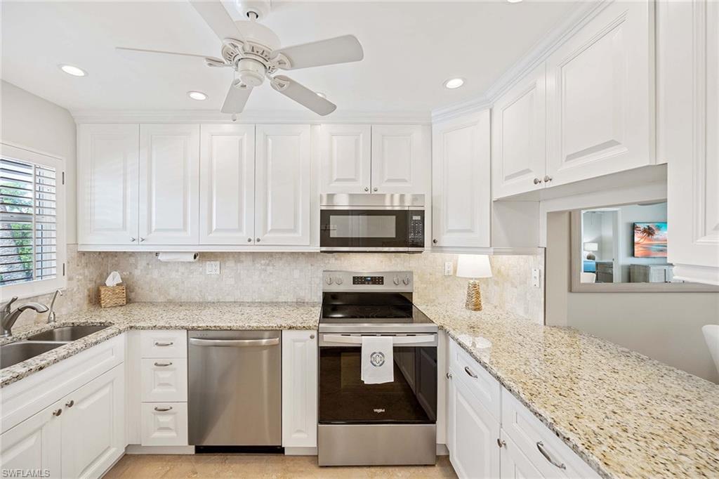 45 High Point Circle South, Unit 303 Naples, FL 34103 - Photo 8 of 22
