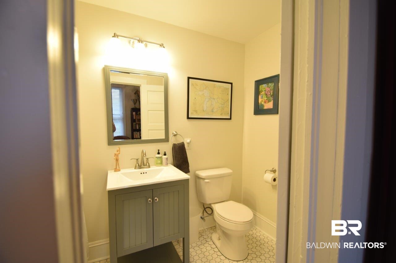 66 Semmes Avenue Mobile, AL 36604 - Photo 7 of 34