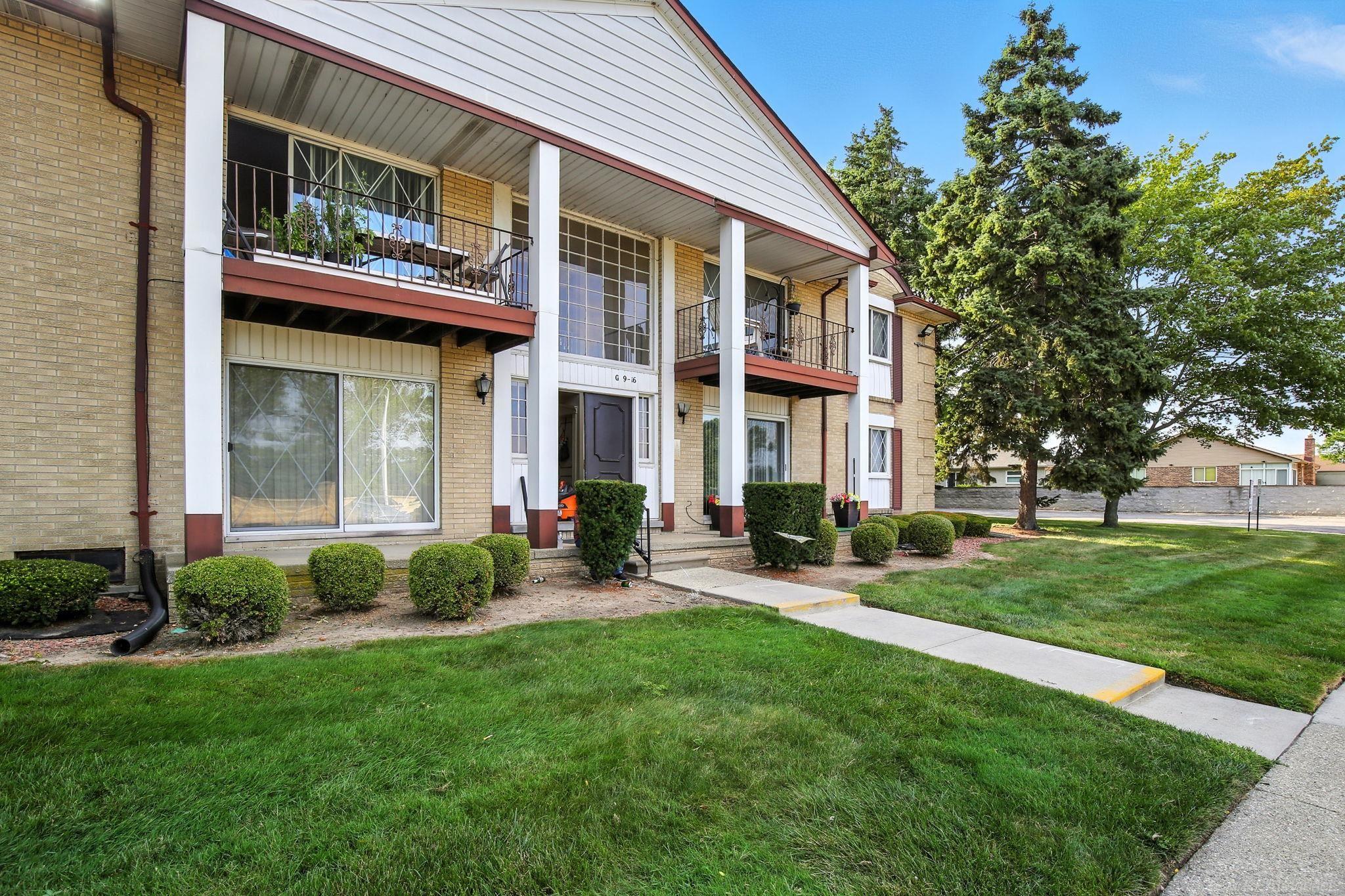 29313 Hayes Road, Unit 39 Warren, MI 48088 - Photo 2 of 25