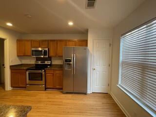 654 Bridlewood Lane Mount Pleasant, SC 29464 - Photo 5 of 15 IMG_5070