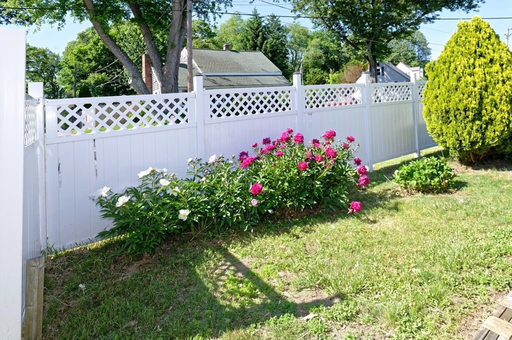 1 Rockland Rd Court Auburn, MA 01501 - Photo 5 of 38