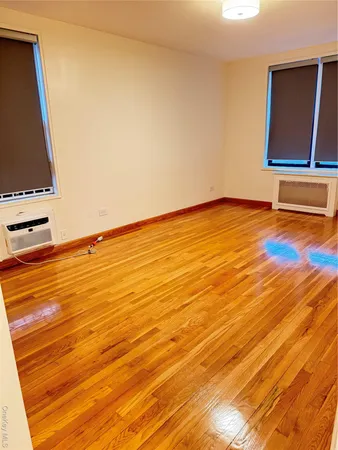 $2,500 | 13705 Franklin Avenue, Unit 2E | Flushing