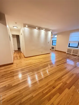 $2,500 | 13705 Franklin Avenue, Unit 2E | Flushing
